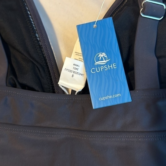 Small navy Cupshe tankini top - Picture 3 of 3